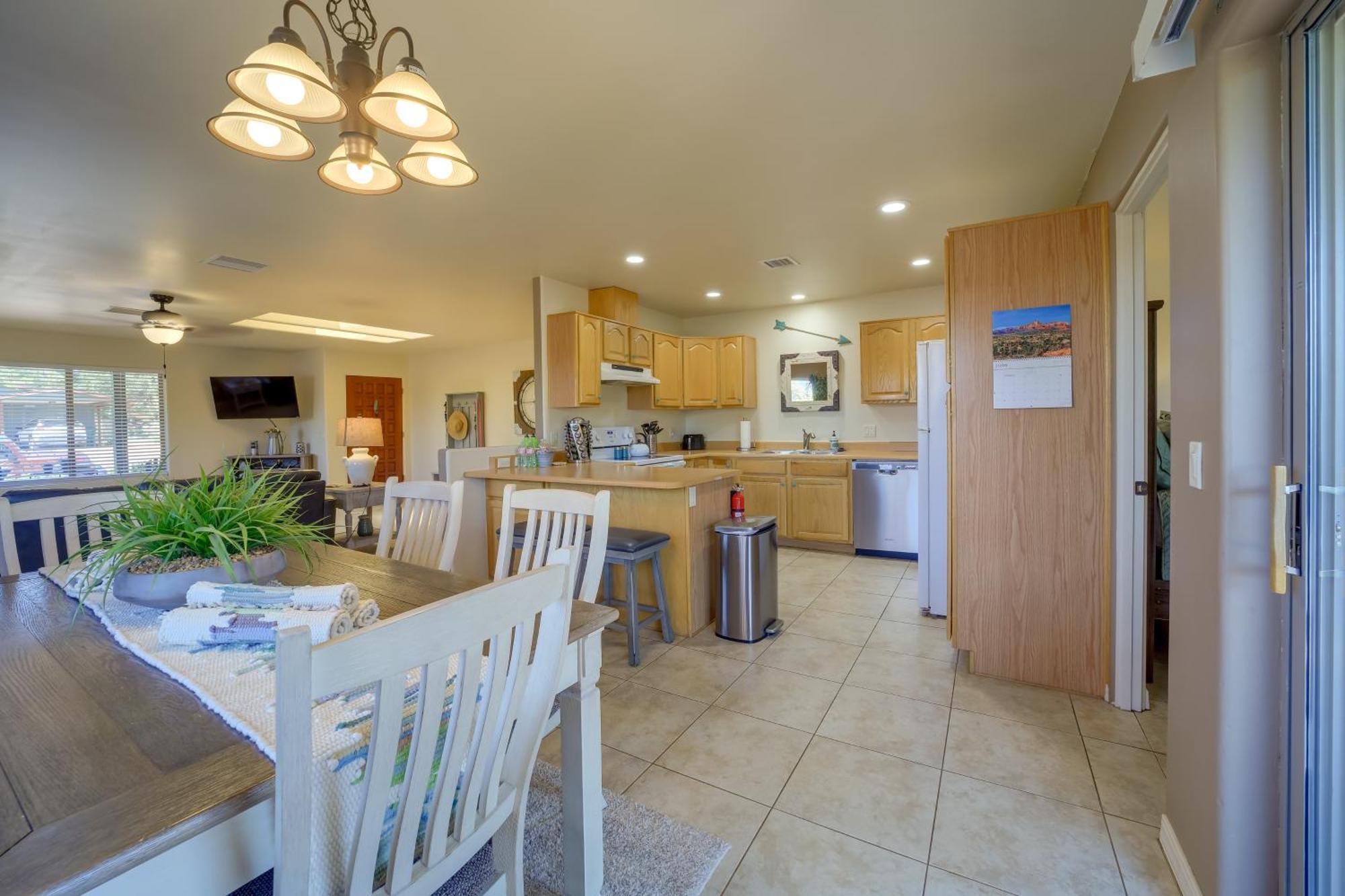 Red Rock Retreat With Patio 3 Mi To Downtown Sedona Villa Luaran gambar